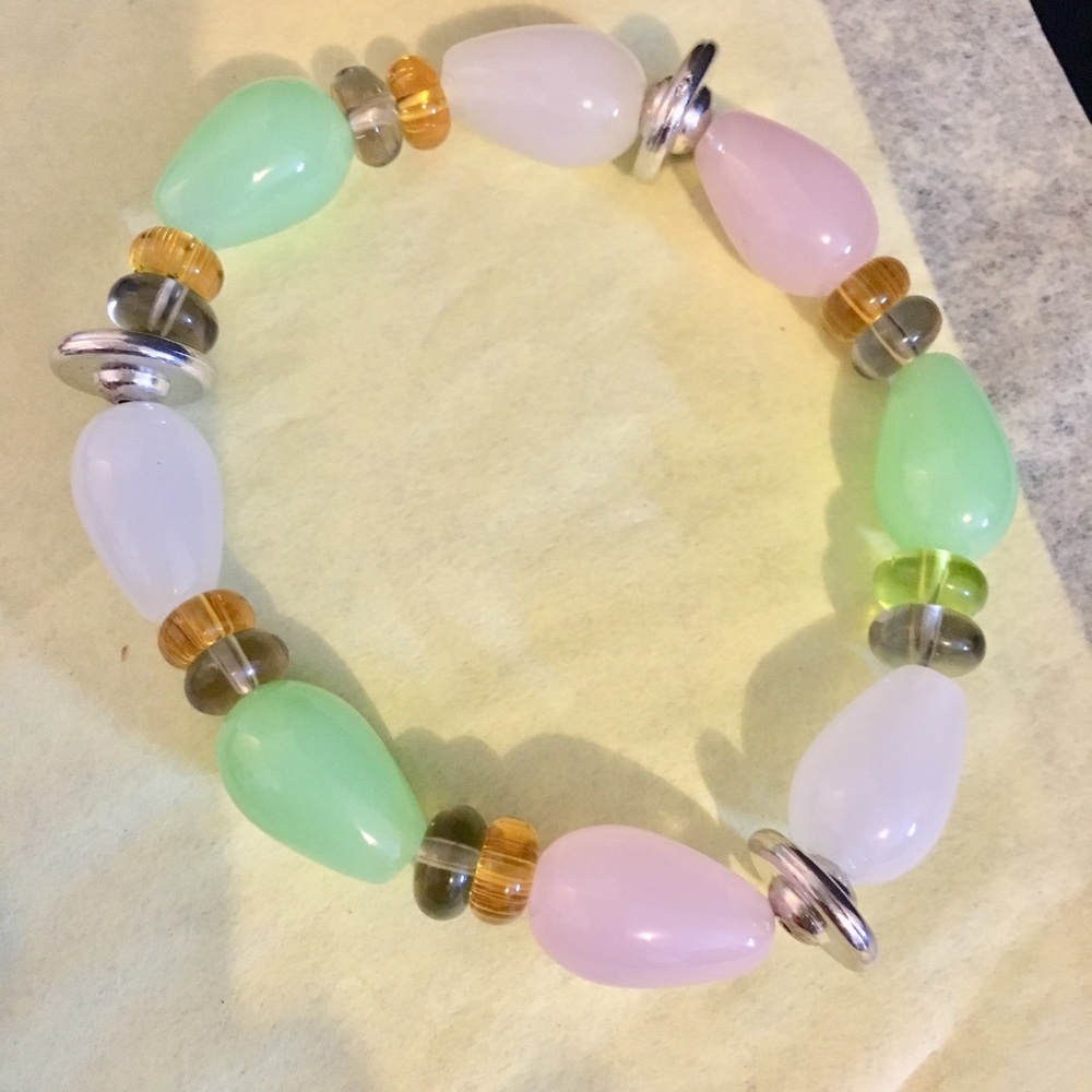 Ladies Stretchable glass beaded bracelet new